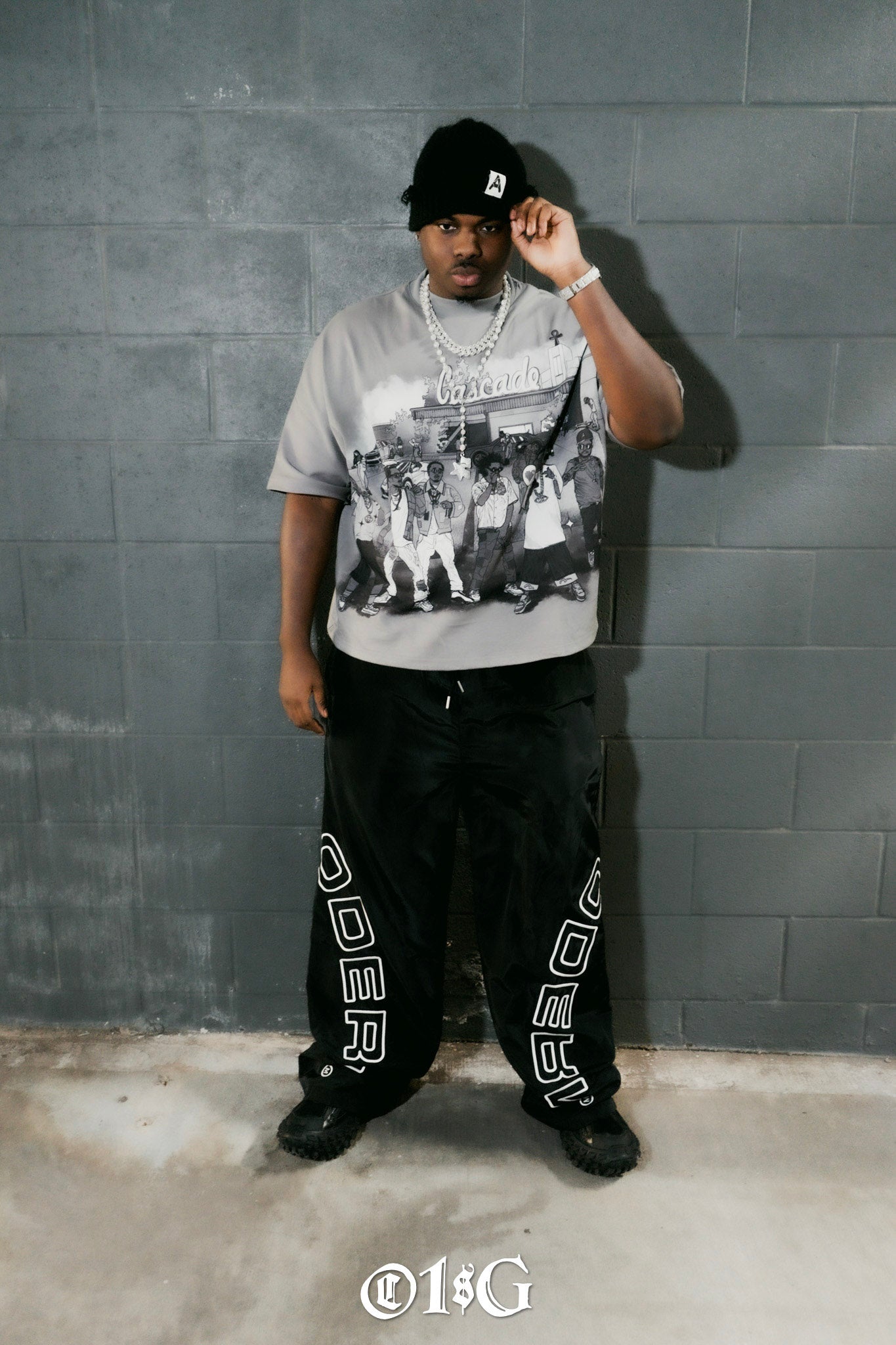 CASCADE MONUMENT (GREY)